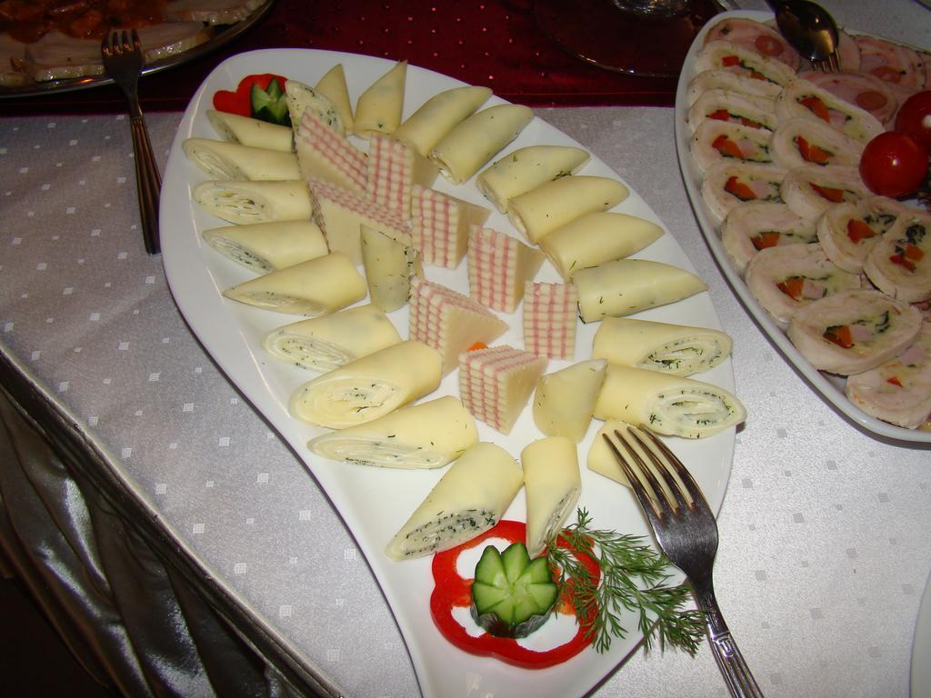 Hotel Helin - Calea Bucuresti Крайова Екстер'єр фото