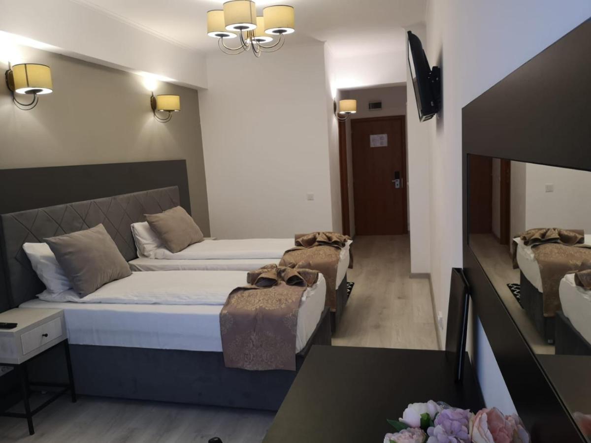 Hotel Helin - Calea Bucuresti Крайова Екстер'єр фото