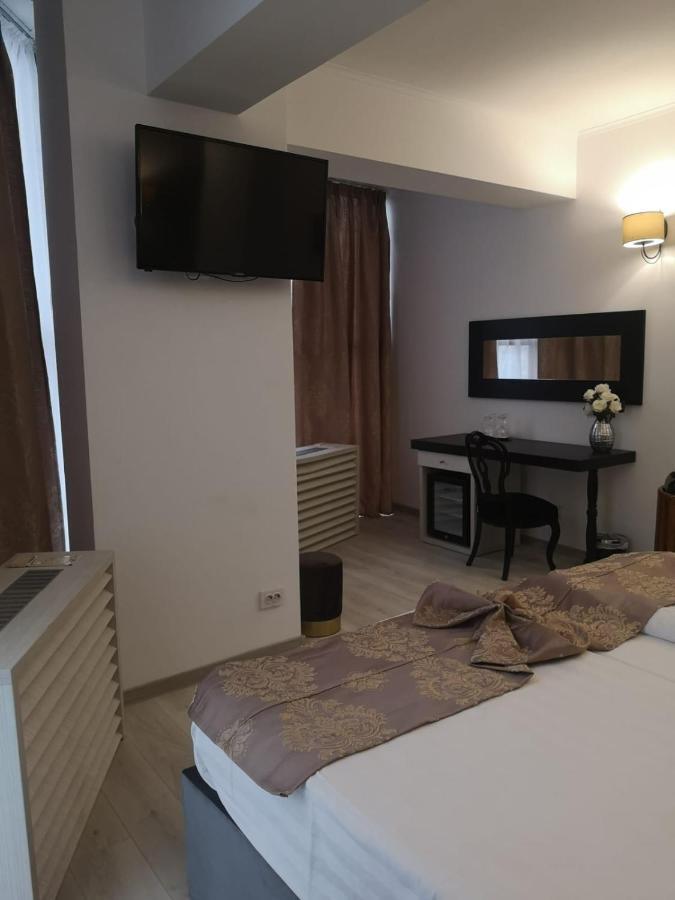 Hotel Helin - Calea Bucuresti Крайова Екстер'єр фото